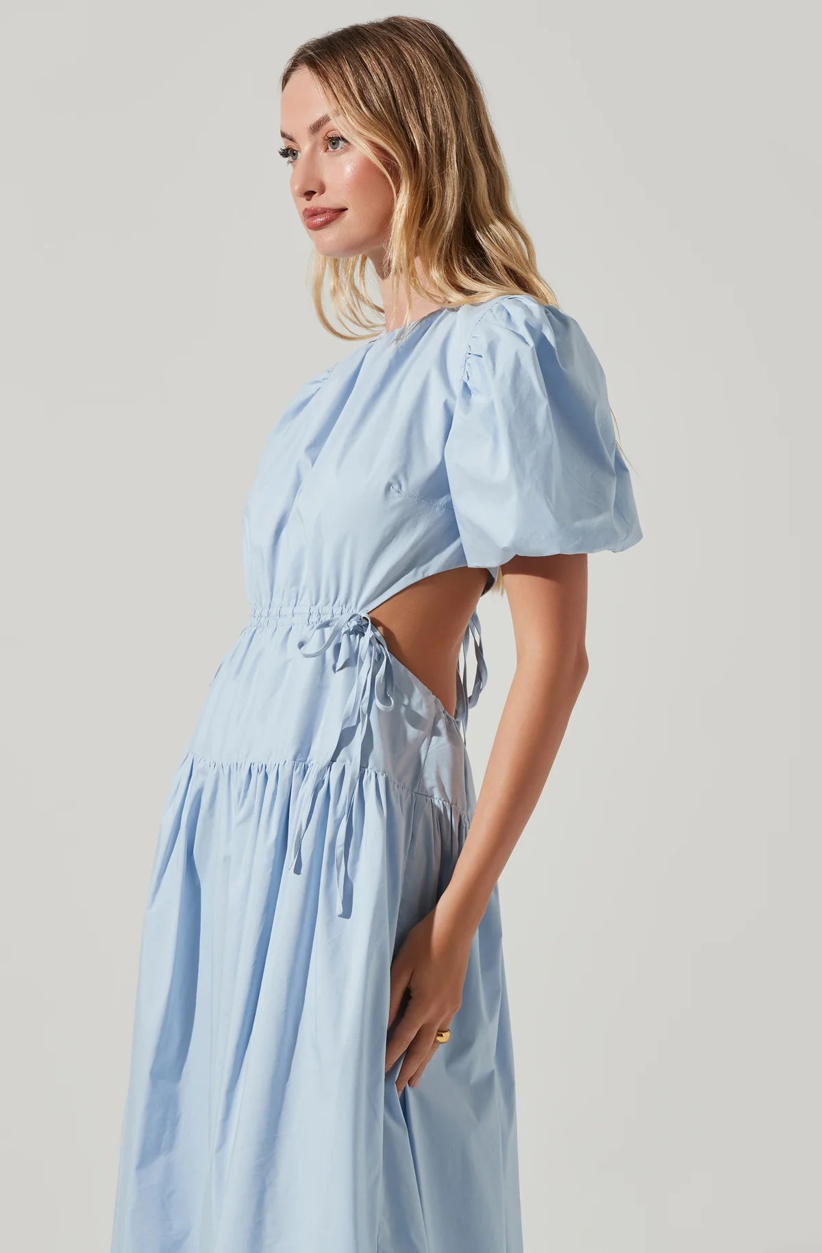 
                  
                    SHELBY DRESS
                  
                