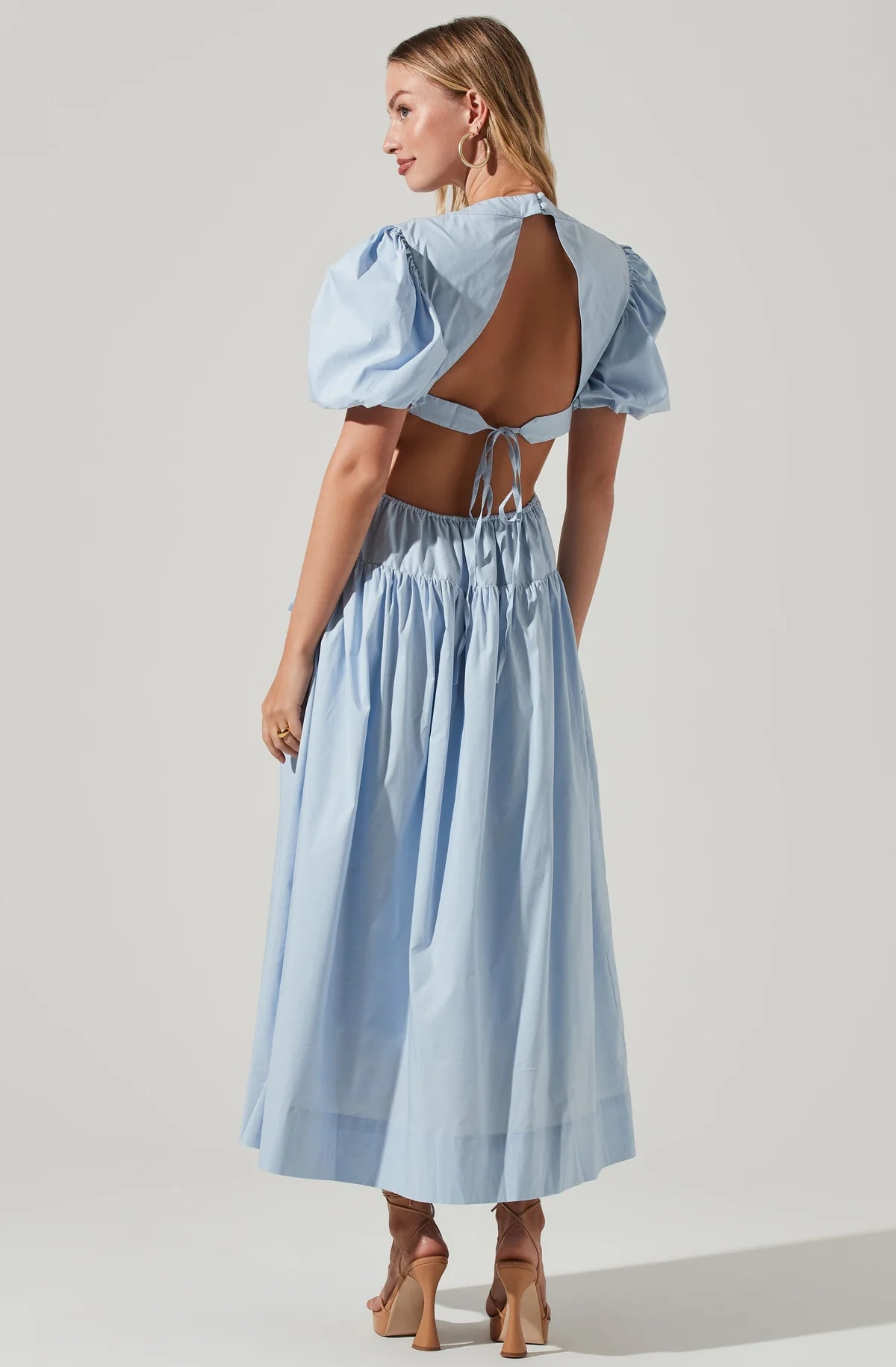 
                  
                    SHELBY DRESS
                  
                